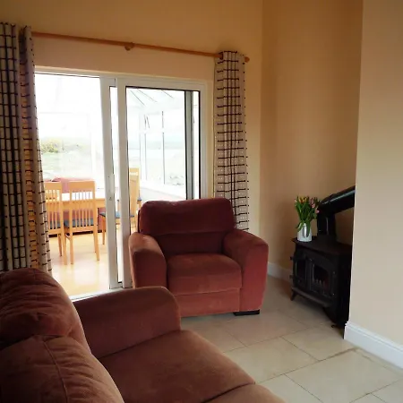 Ballyconneely Holiday Cottages No.2 *